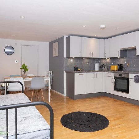 Cosy Ground Floor Apartment London Bagian luar foto