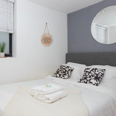 Cosy Ground Floor Apartment London Bagian luar foto