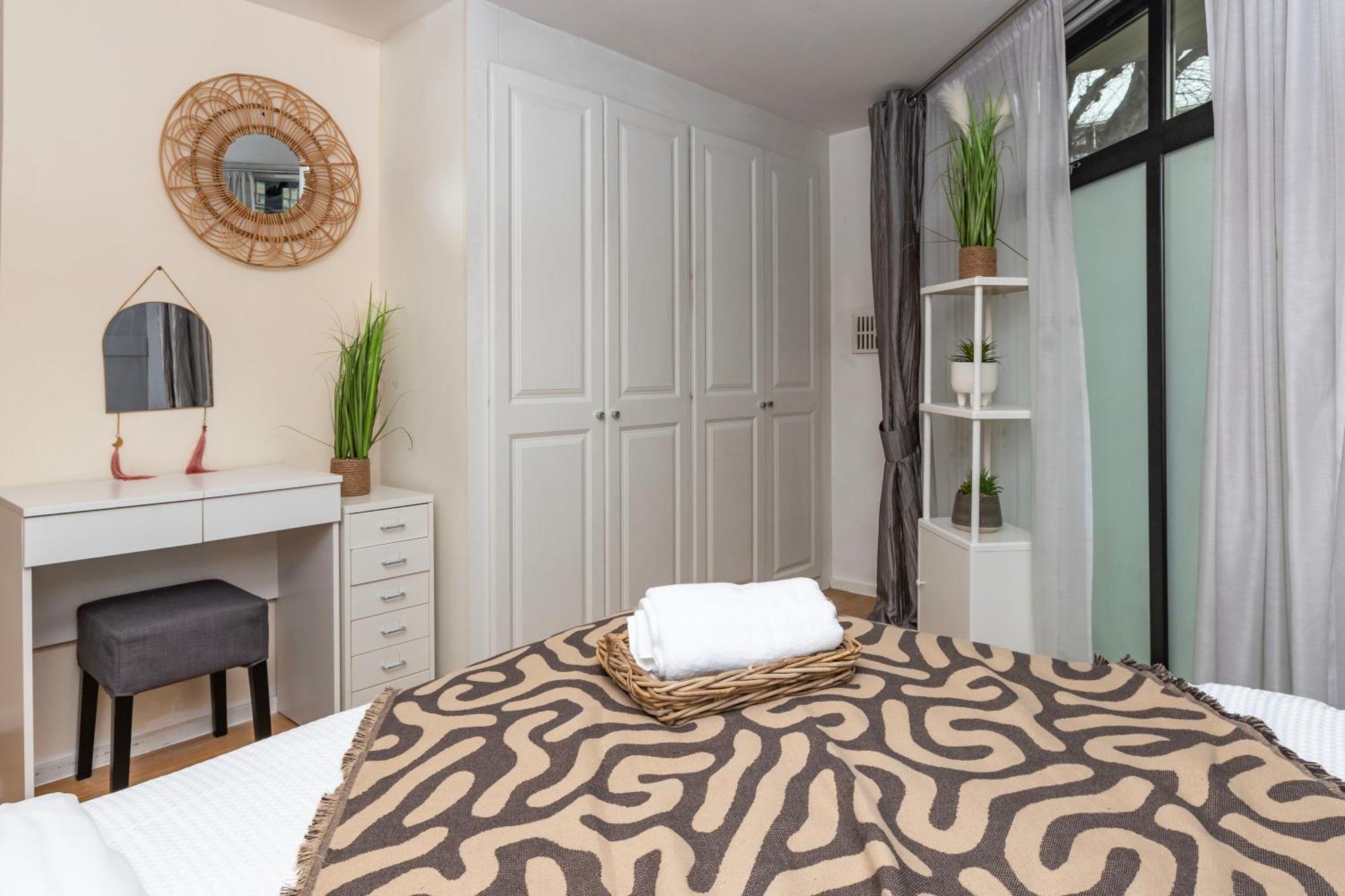 Cosy Ground Floor Apartment London Bagian luar foto