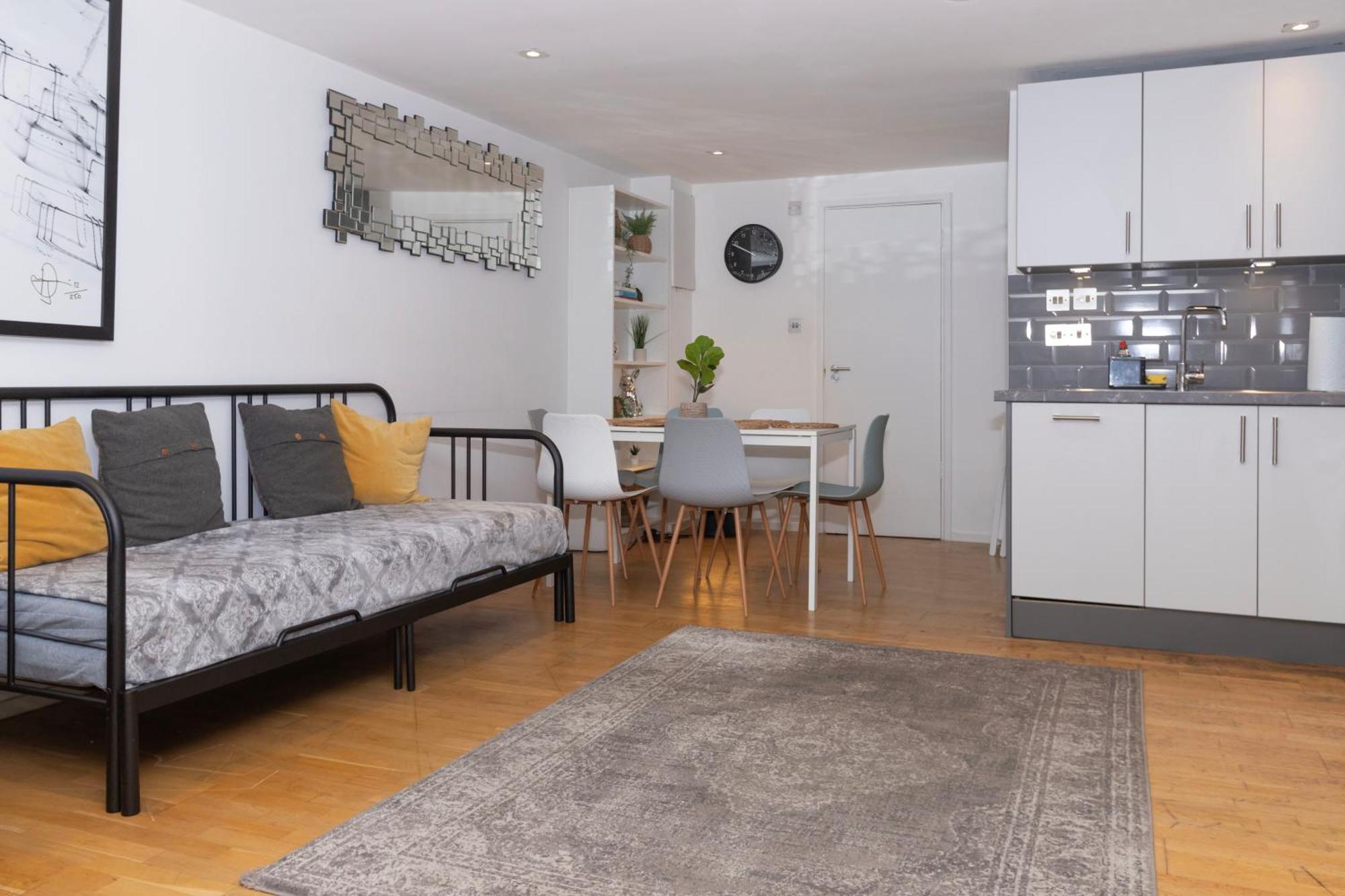 Cosy Ground Floor Apartment London Bagian luar foto